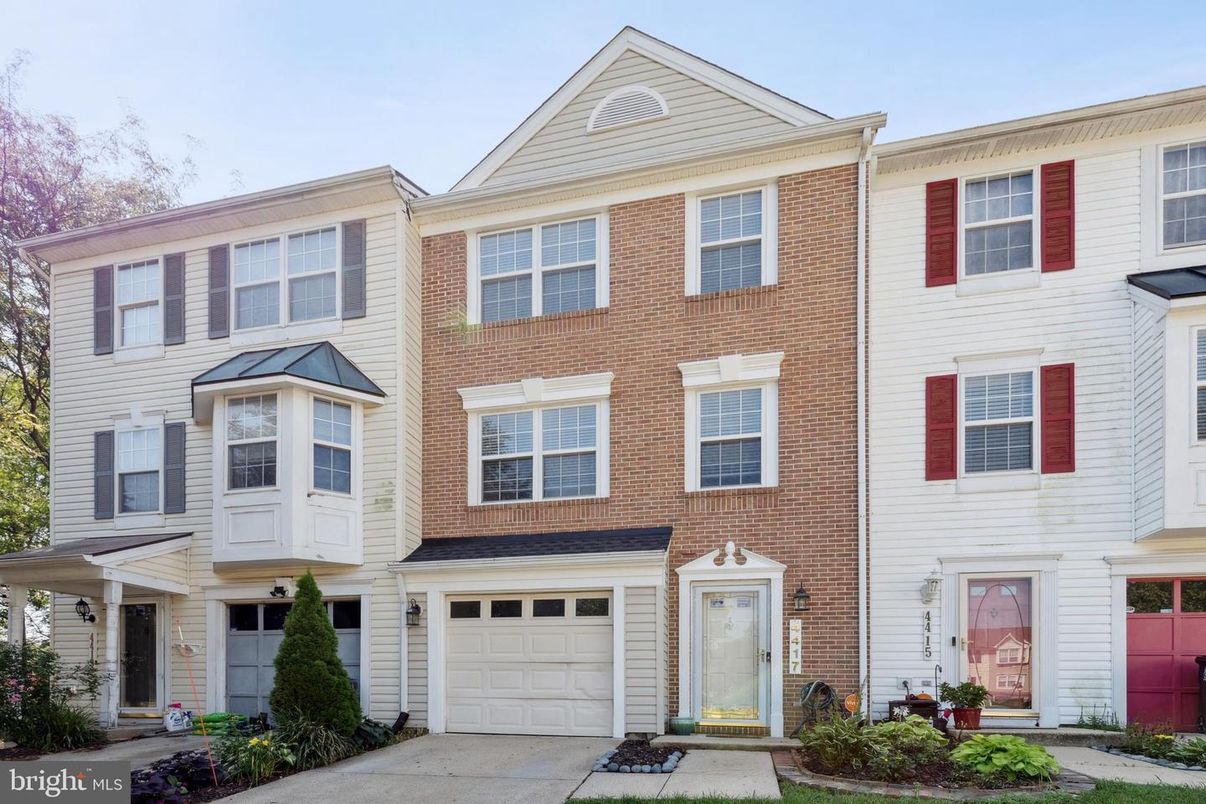 Attached, Exterior, Facade, Brick Facade, Rowhouse