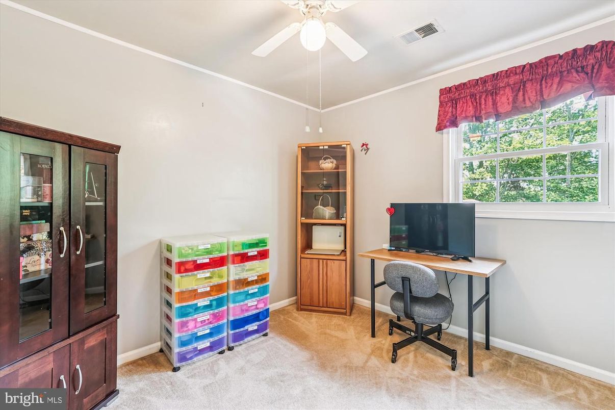 Home Office, Interior