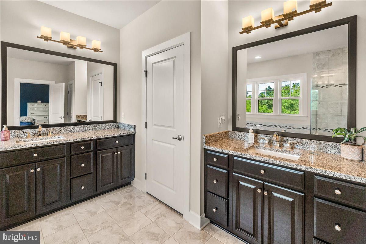 Bathroom, Dual Sink Vanities, Interior