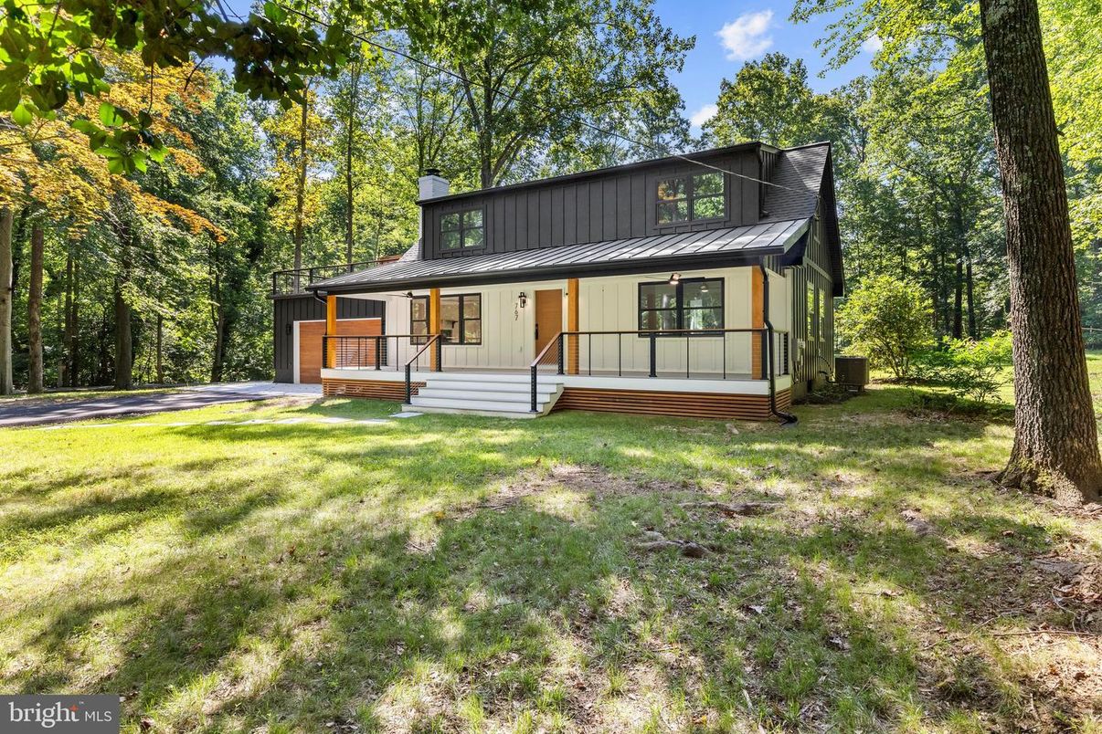 Backyard, Exterior, Facade, Farmhouse