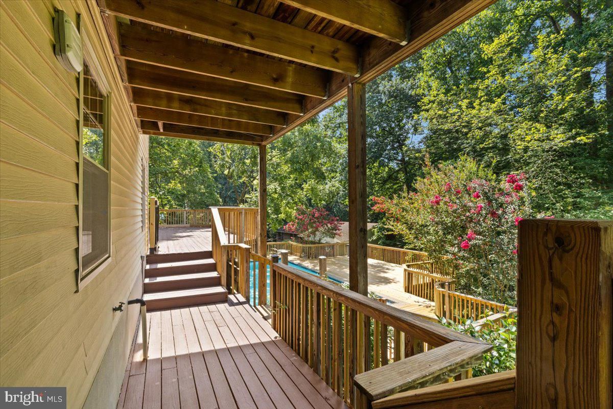 Exterior, Wood Texture Flooring