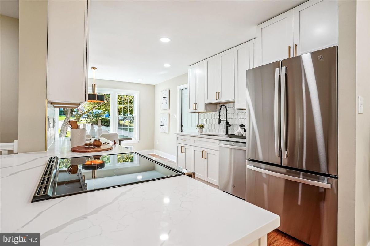 Interior, Kitchen, Pendant Lights, Recessed Lighting, Stainless Steel Appliances