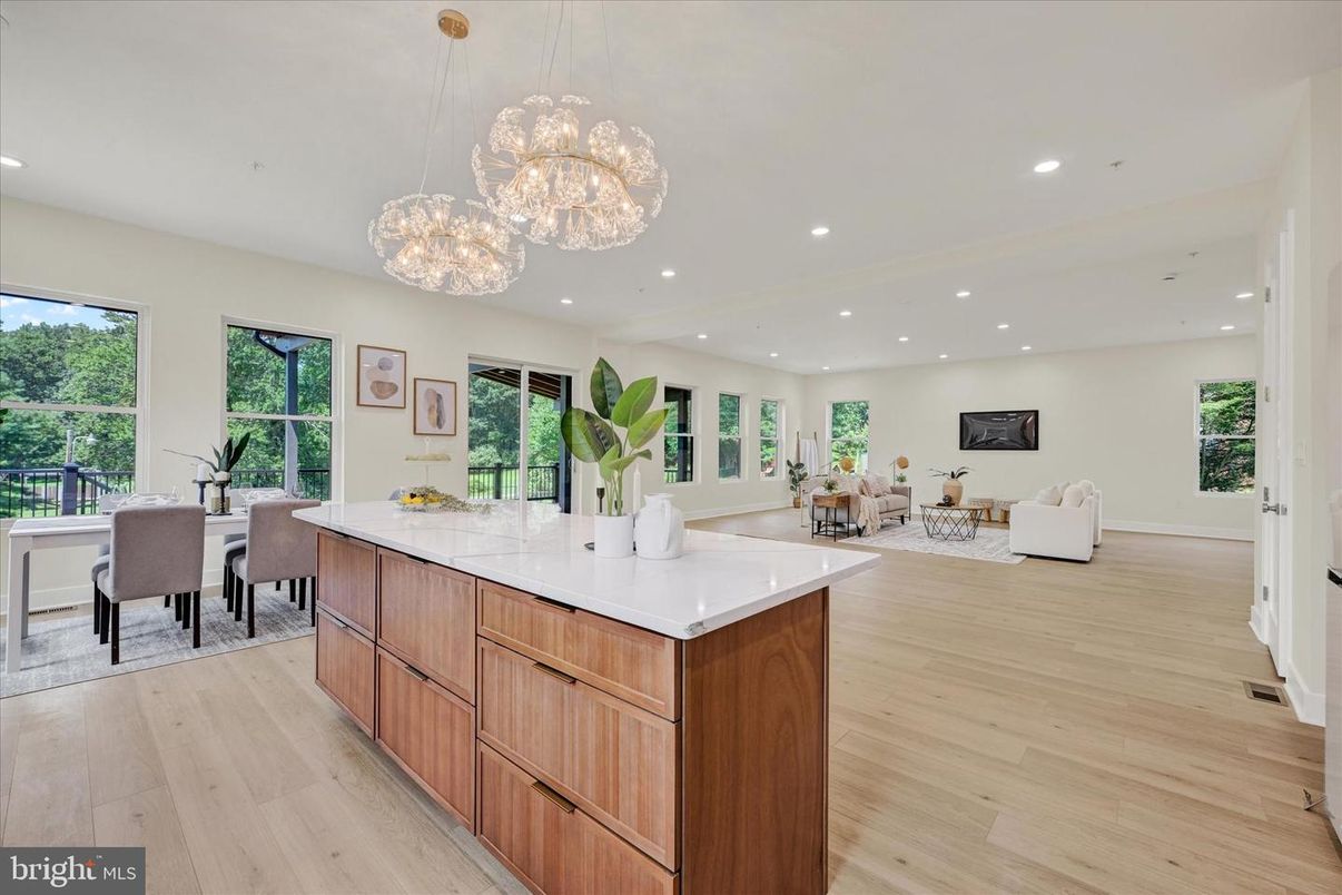 Chandelier, Dining room, Interior, Living room, Pendant Lights, Recessed Lighting, Wood Texture Flooring