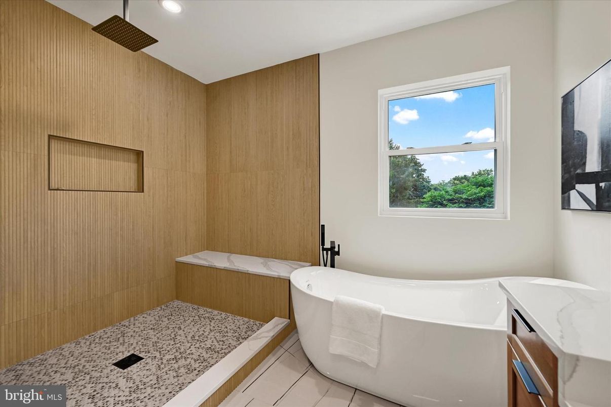 Bathroom, Free Standing Baths, Interior, Recessed Lighting