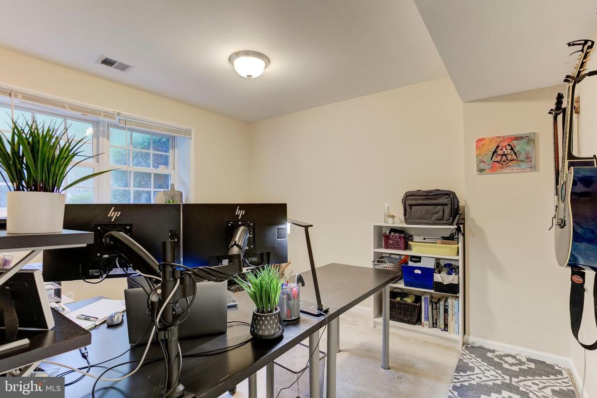Home Office, Interior