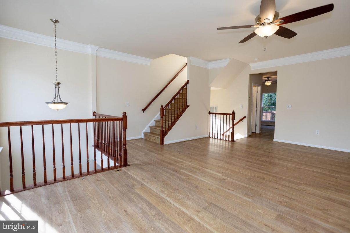 Empty room, Interior, Pendant Lights, Wood Texture Flooring