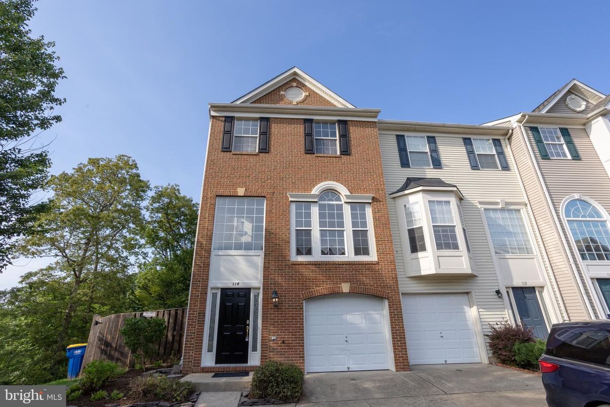 Attached, Exterior, Facade, Brick Facade, Rowhouse