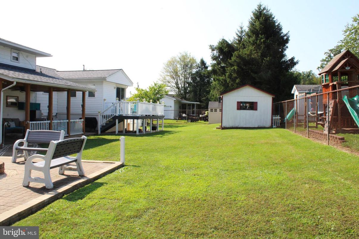 Backyard, Exterior, Playground