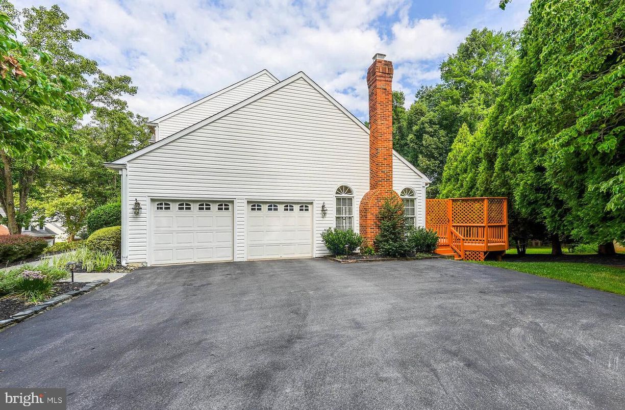 Detached Garage, Exterior