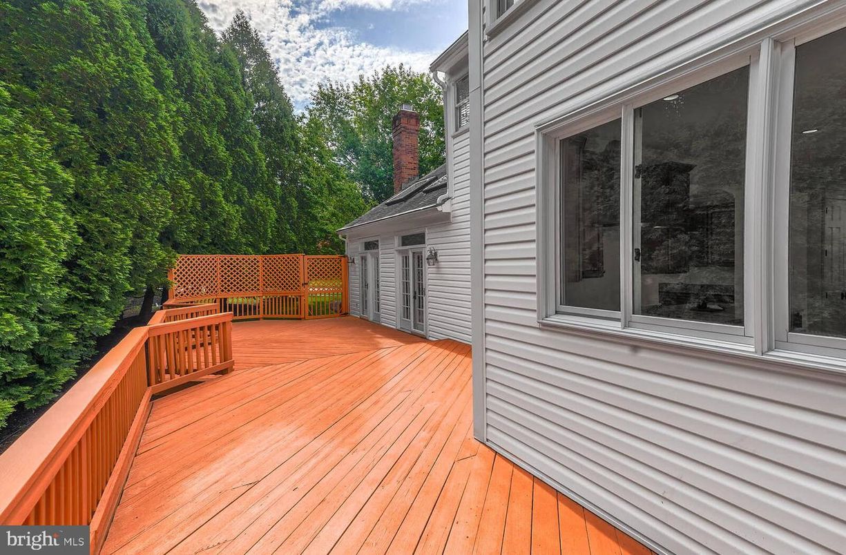 Exterior, Wood Texture Flooring