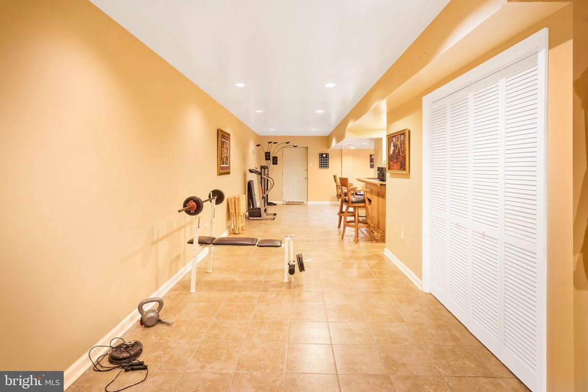 Fitness Equipment, Interior, Recessed Lighting