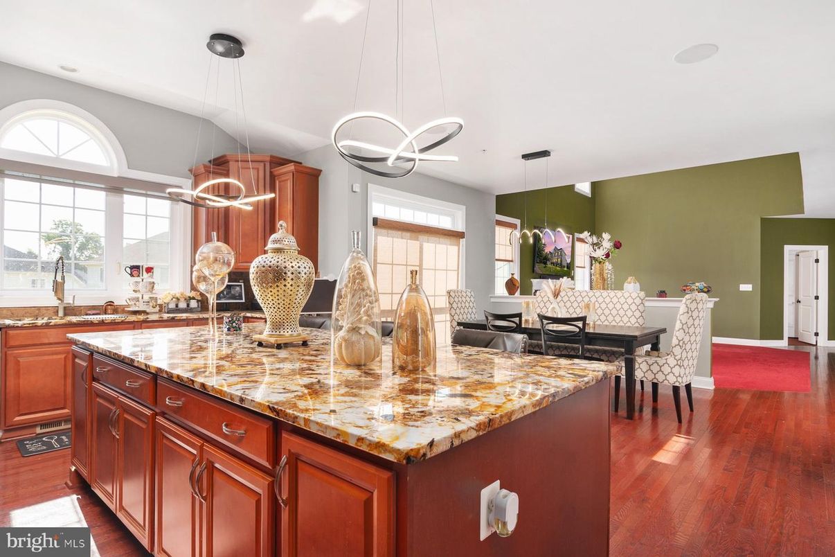Dining room, Interior, Kitchen, Pendant Lights, Recessed Lighting, Wood Texture Flooring