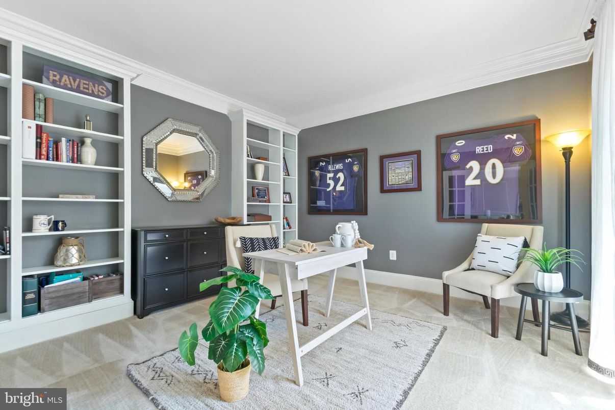 Home Office, Interior