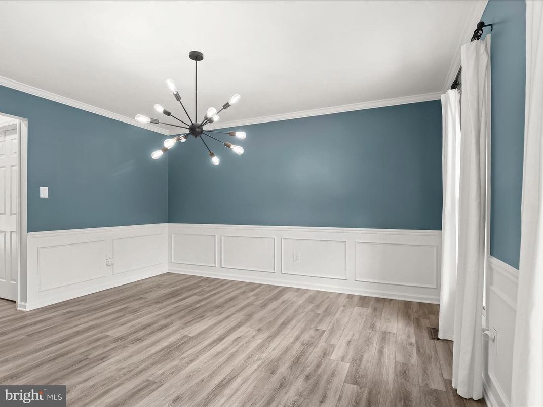 Empty room, Interior, Pendant Lights, Wood Texture Flooring