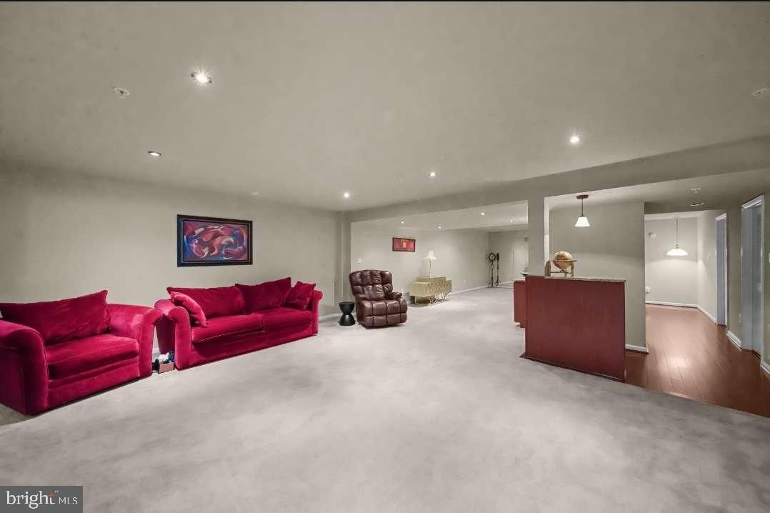 Interior, Living room, Pendant Lights, Recessed Lighting