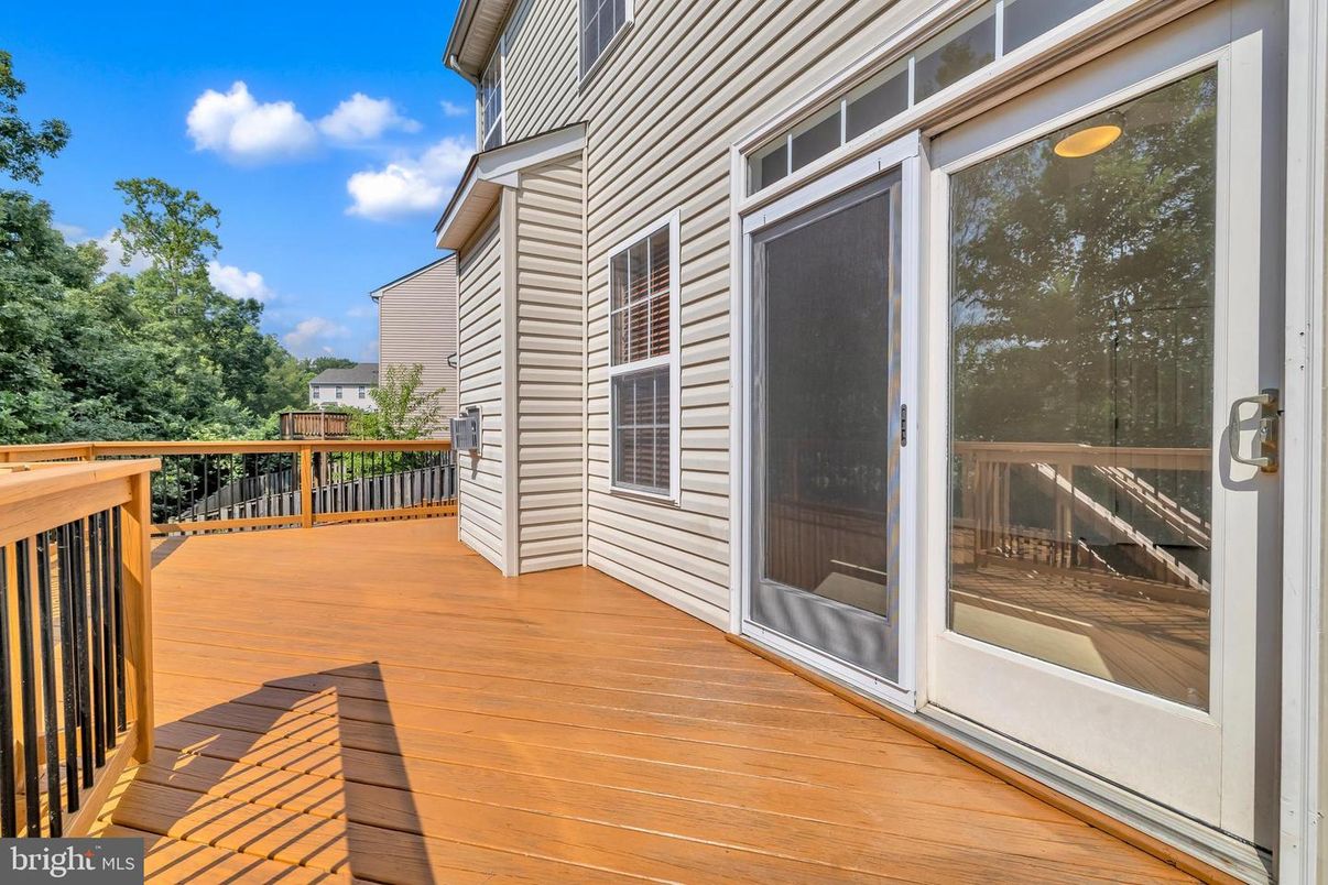 Exterior, Wood Texture Flooring