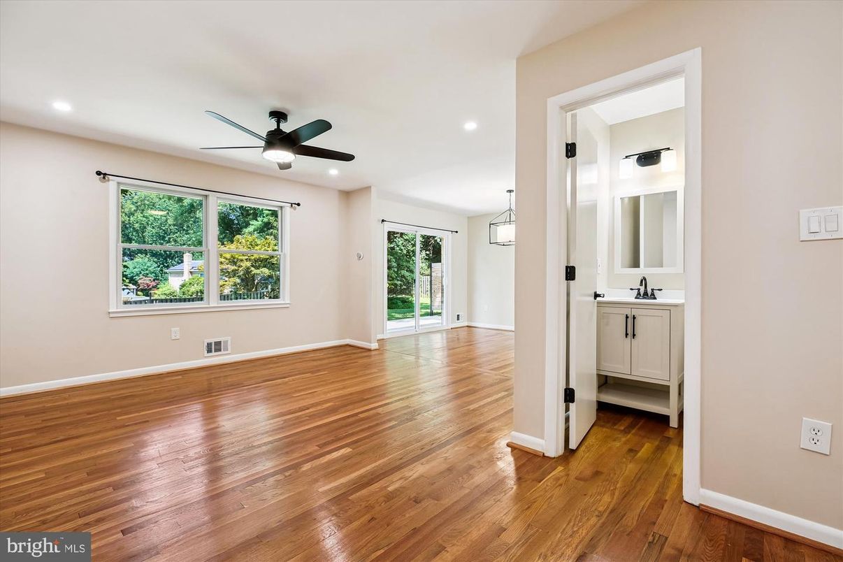 Empty room, Interior, Pendant Lights, Recessed Lighting, Wood Texture Flooring
