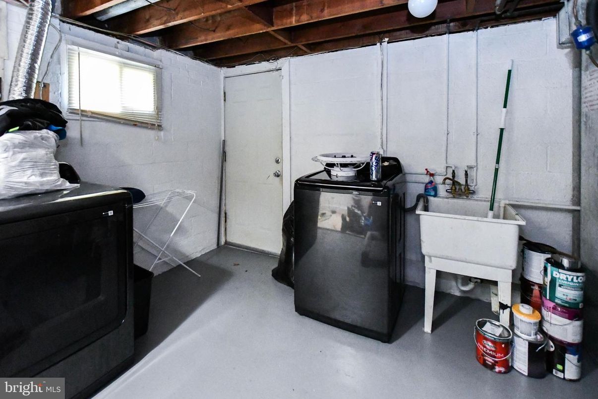 Interior, Washer
