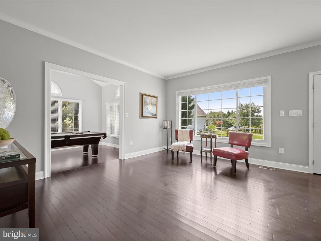 Billiard Table, Game Room, Interior, Wood Texture Flooring