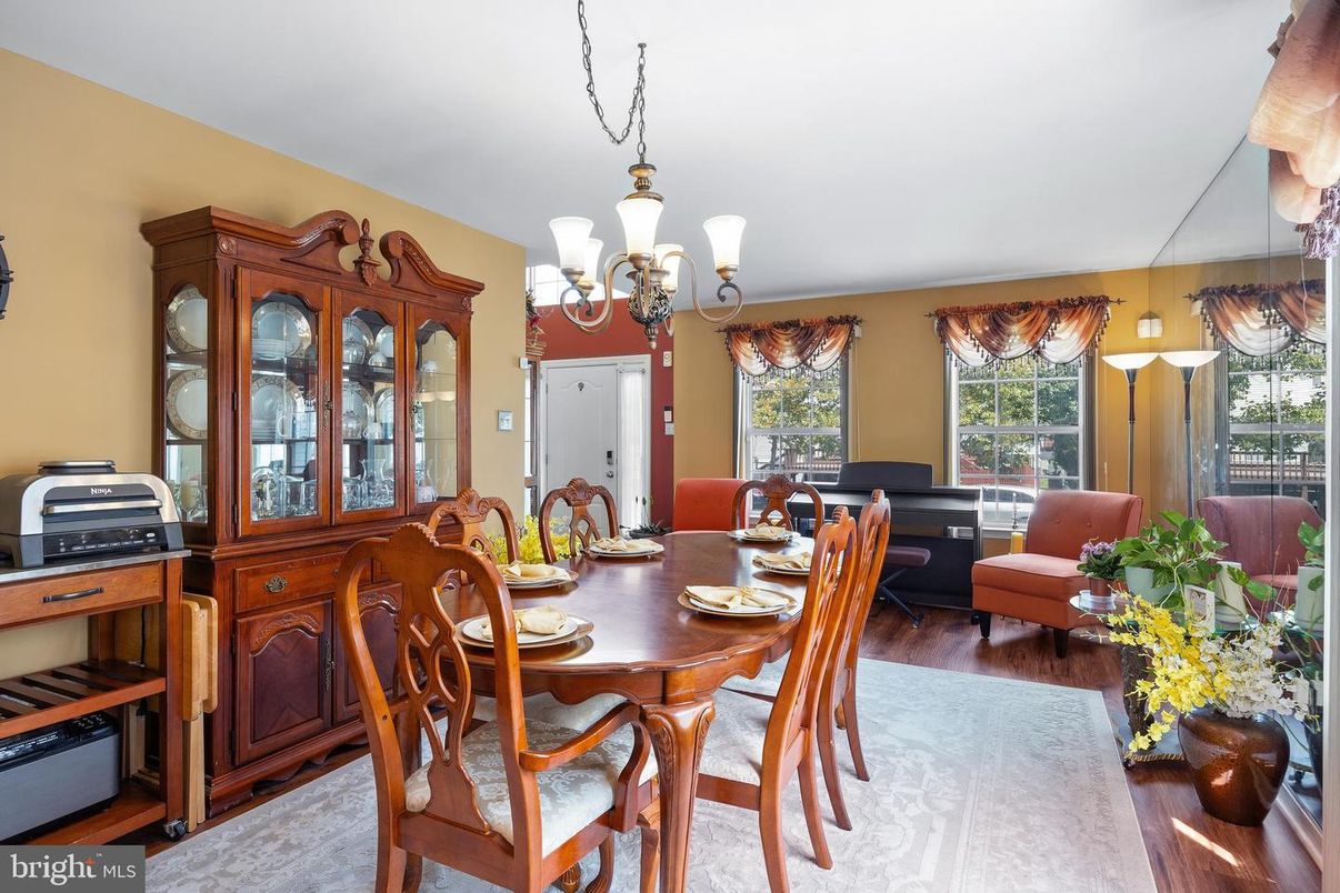 Chandelier, Dining room, Interior, Living room, Wood Texture Flooring