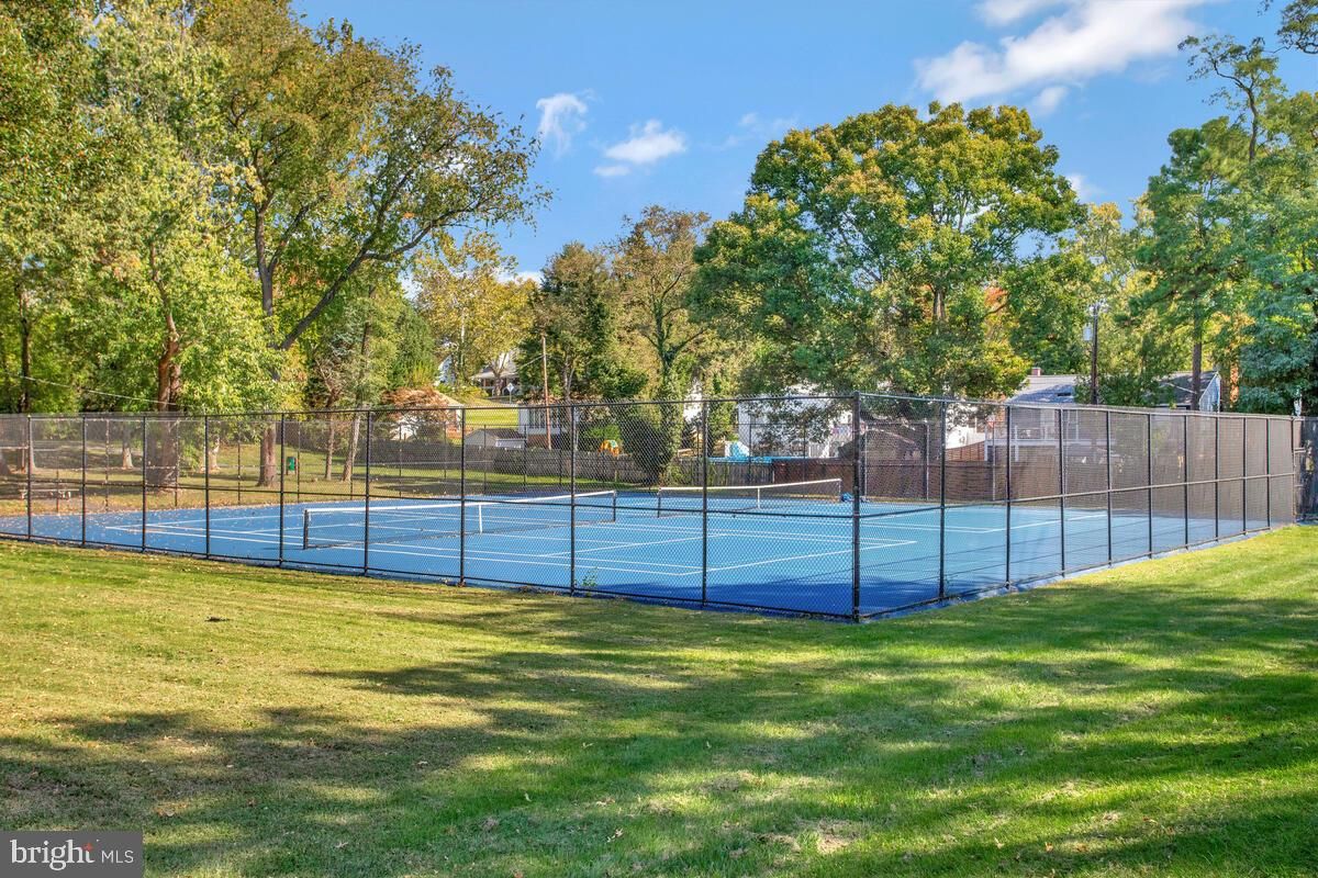 Exterior, Tennis Courts