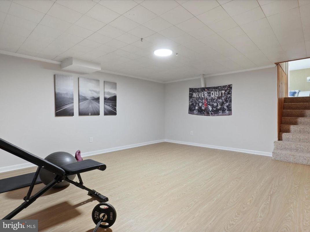 Fitness Equipment, Interior, Recessed Lighting, Wood Texture Flooring