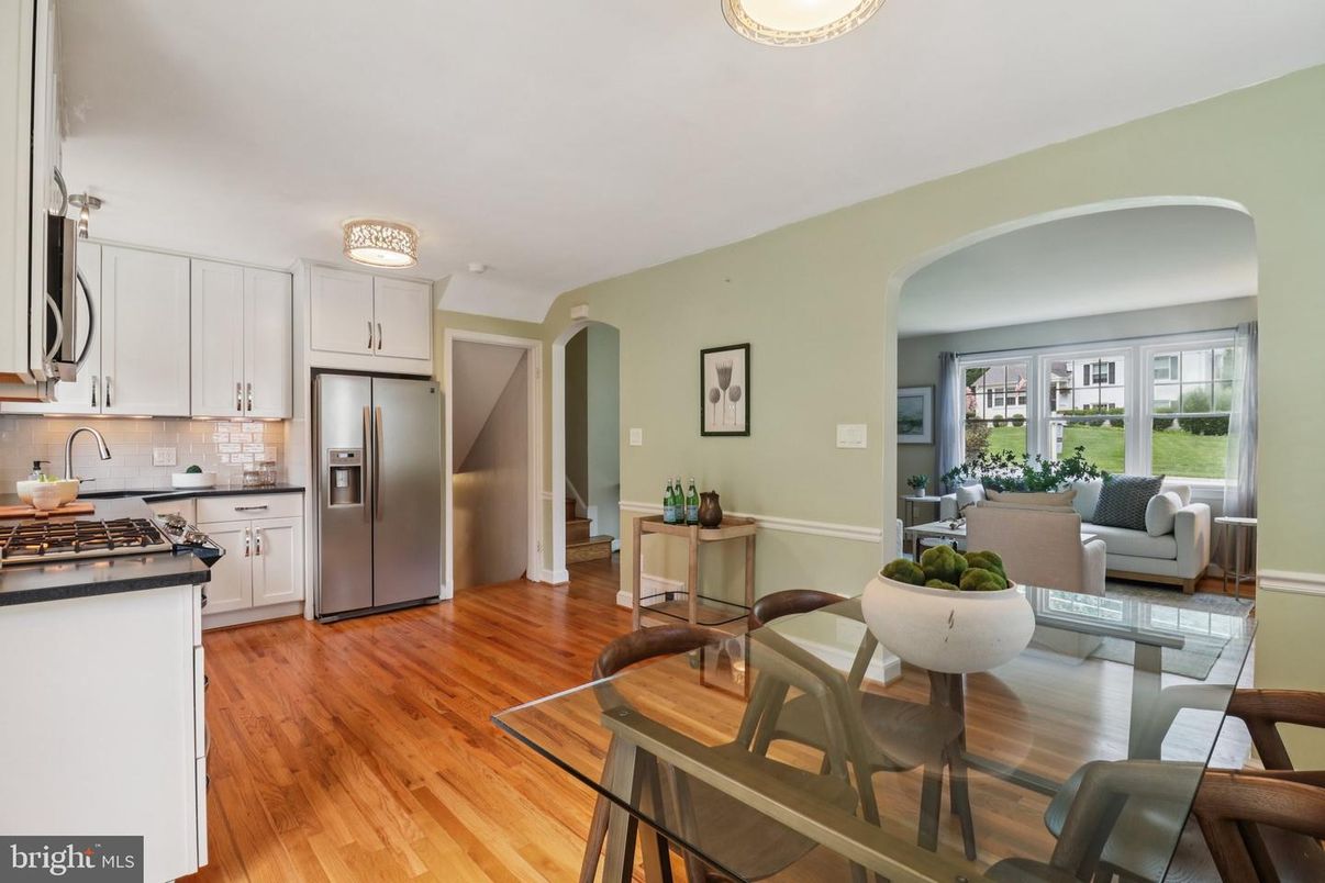 Interior, Kitchen, Living room, Stainless Steel Appliances, Wood Texture Flooring