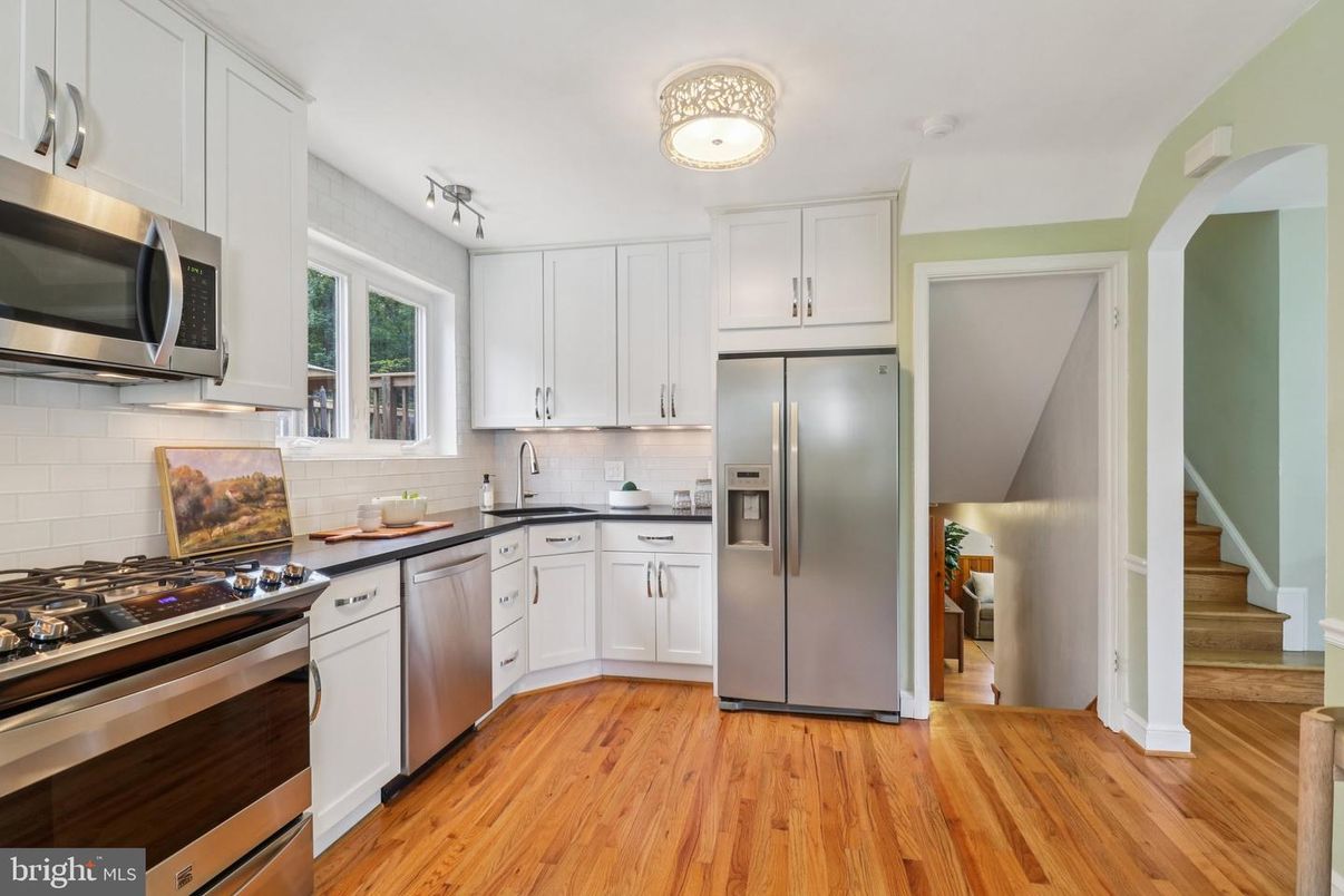 Interior, Kitchen, Stainless Steel Appliances, Wood Texture Flooring