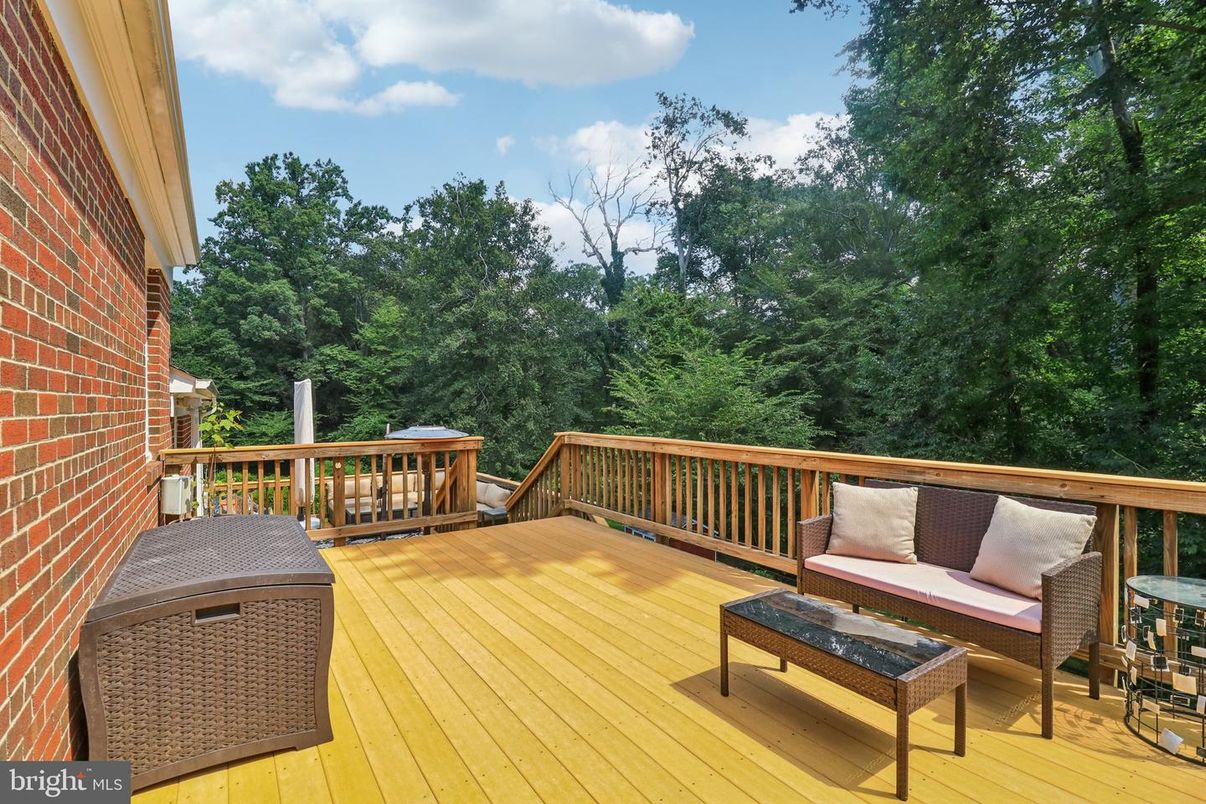 Exterior, Wood Texture Flooring