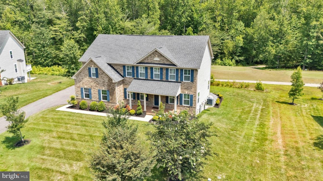 Backyard, Exterior, Facade, Brick Facade, Georgian