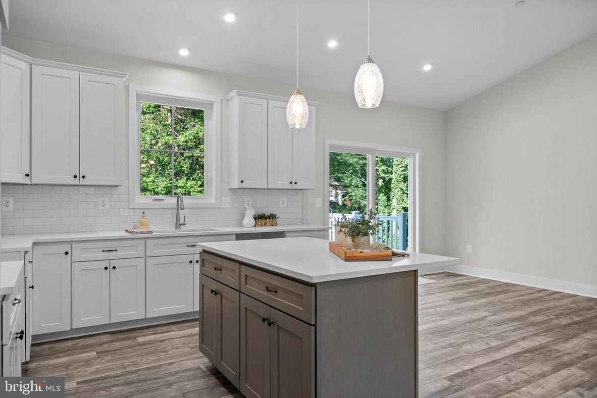 Interior, Kitchen, Pendant Lights, Recessed Lighting, Wood Texture Flooring