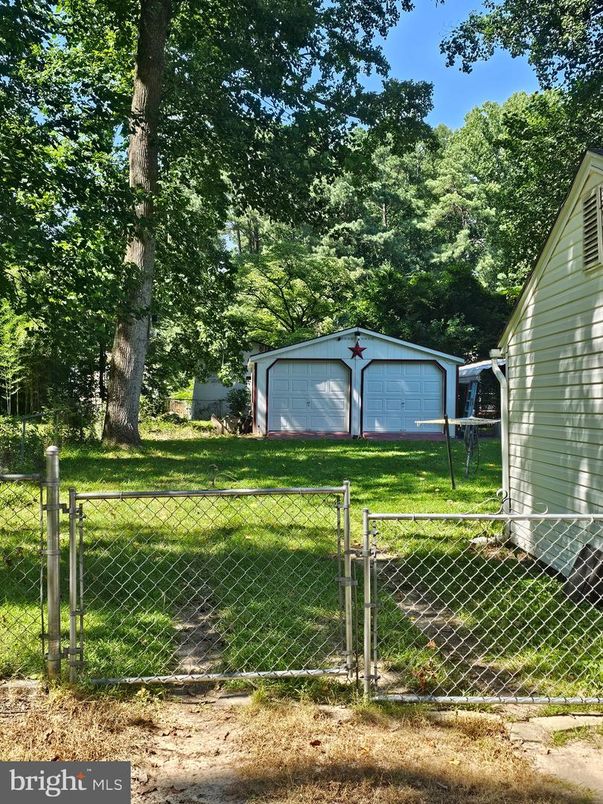 Backyard, Detached Garage, Exterior