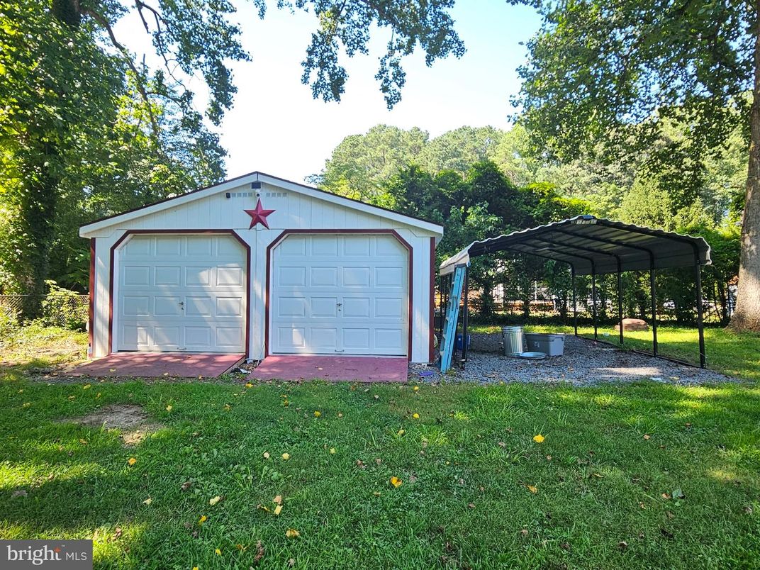 Backyard, Detached Garage, Exterior