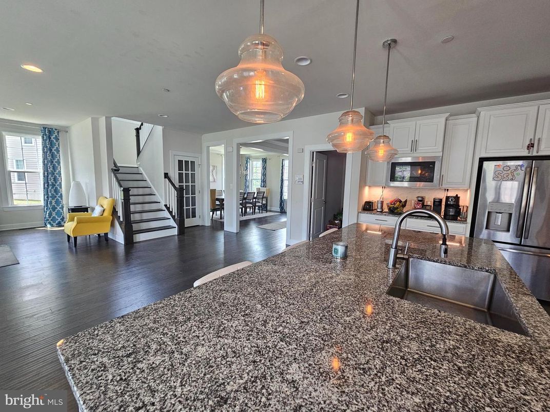 Dining room, Interior, Kitchen, Pendant Lights, Recessed Lighting, Wood Texture Flooring