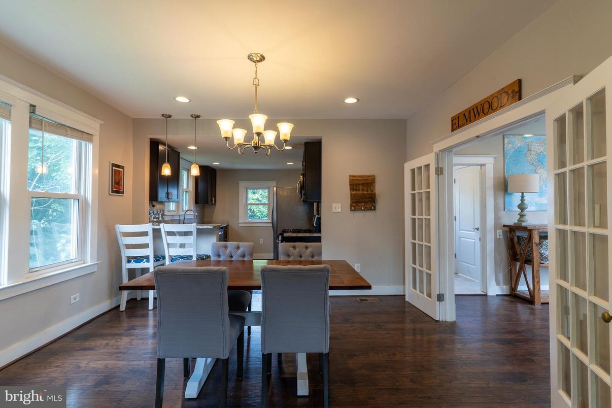 Chandelier, Dining room, Interior, Kitchen, Pendant Lights, Recessed Lighting, Wood Texture Flooring