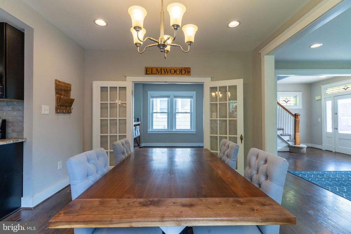 Chandelier, Dining room, Interior, Recessed Lighting, Wood Texture Flooring