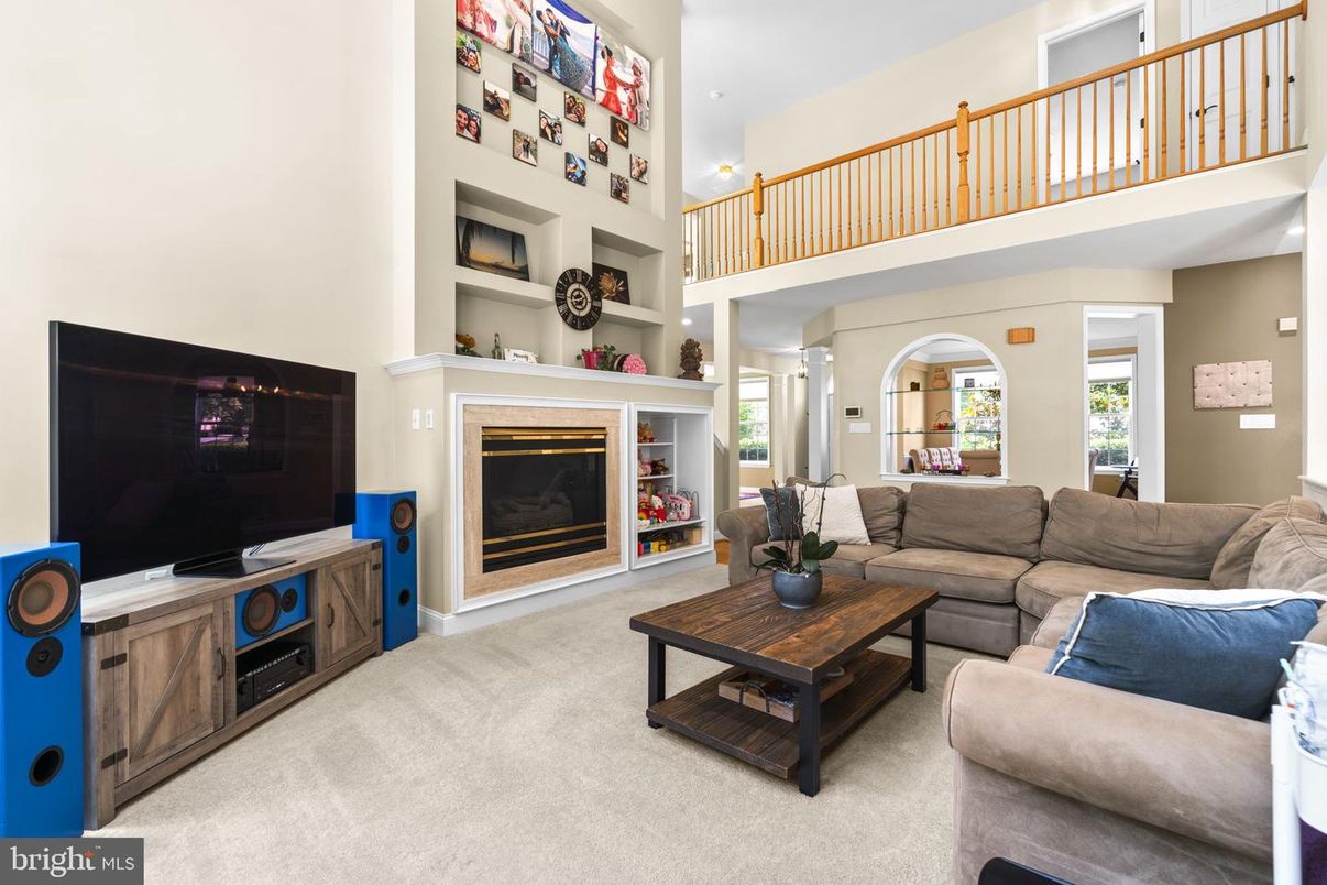 Fireplace, Interior, Living room, Recessed Lighting