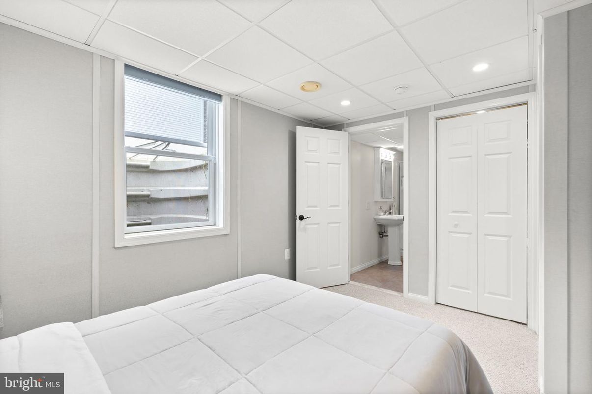 Bathroom, Bedroom, Interior, Recessed Lighting