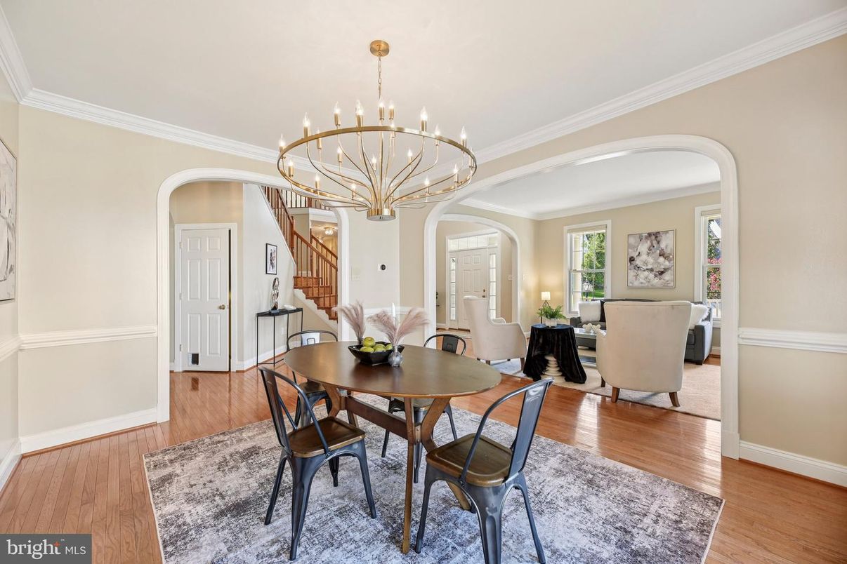 Chandelier, Dining room, Interior, Living room, Pendant Lights, Wood Texture Flooring