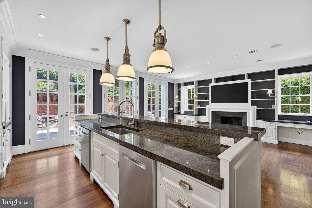 Fireplace, Interior, Kitchen, Pendant Lights, Recessed Lighting, Wood Texture Flooring