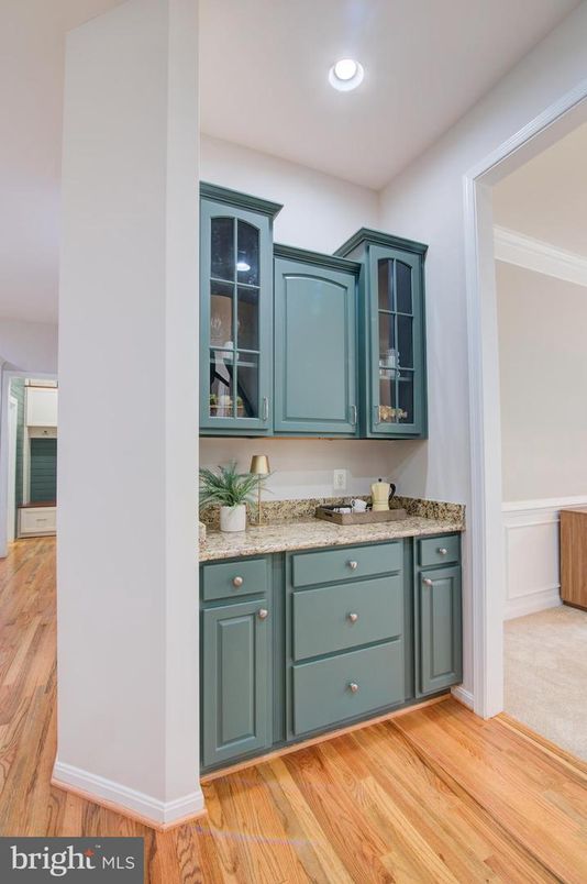 Bathroom, Interior, Recessed Lighting, Wood Texture Flooring