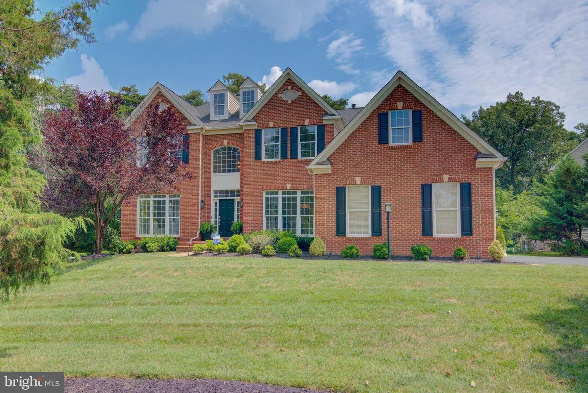 Exterior, Facade, Brick Facade, Brick Traditional