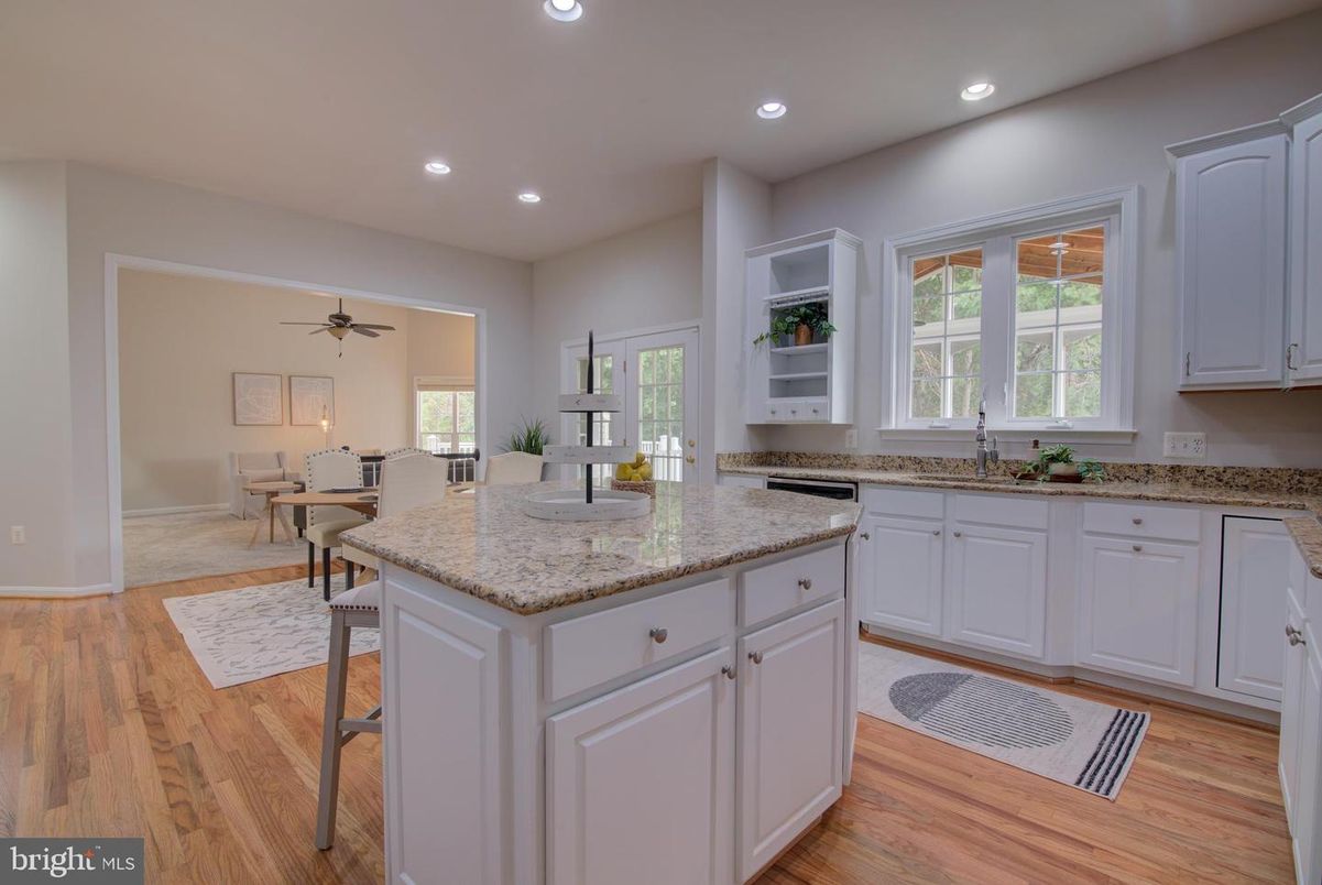 Dining room, Interior, Kitchen, Recessed Lighting, Wood Texture Flooring