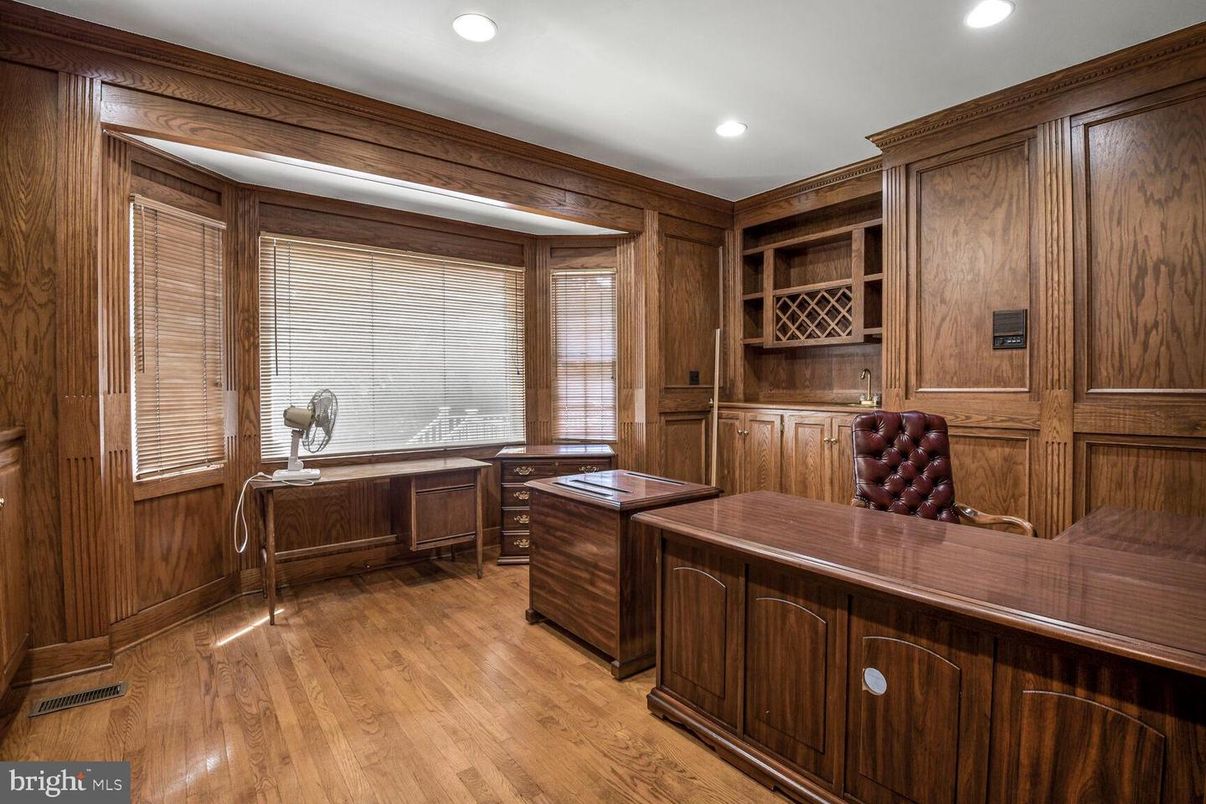 Home Office, Interior, Recessed Lighting, Wood Texture Flooring, Wooden Walls