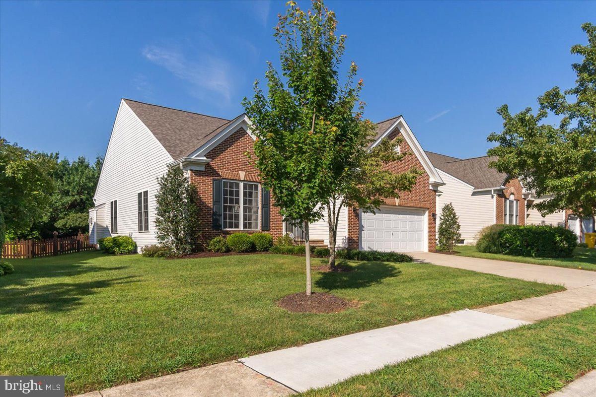 Attached, Exterior, Facade, Brick Facade, Brick Traditional