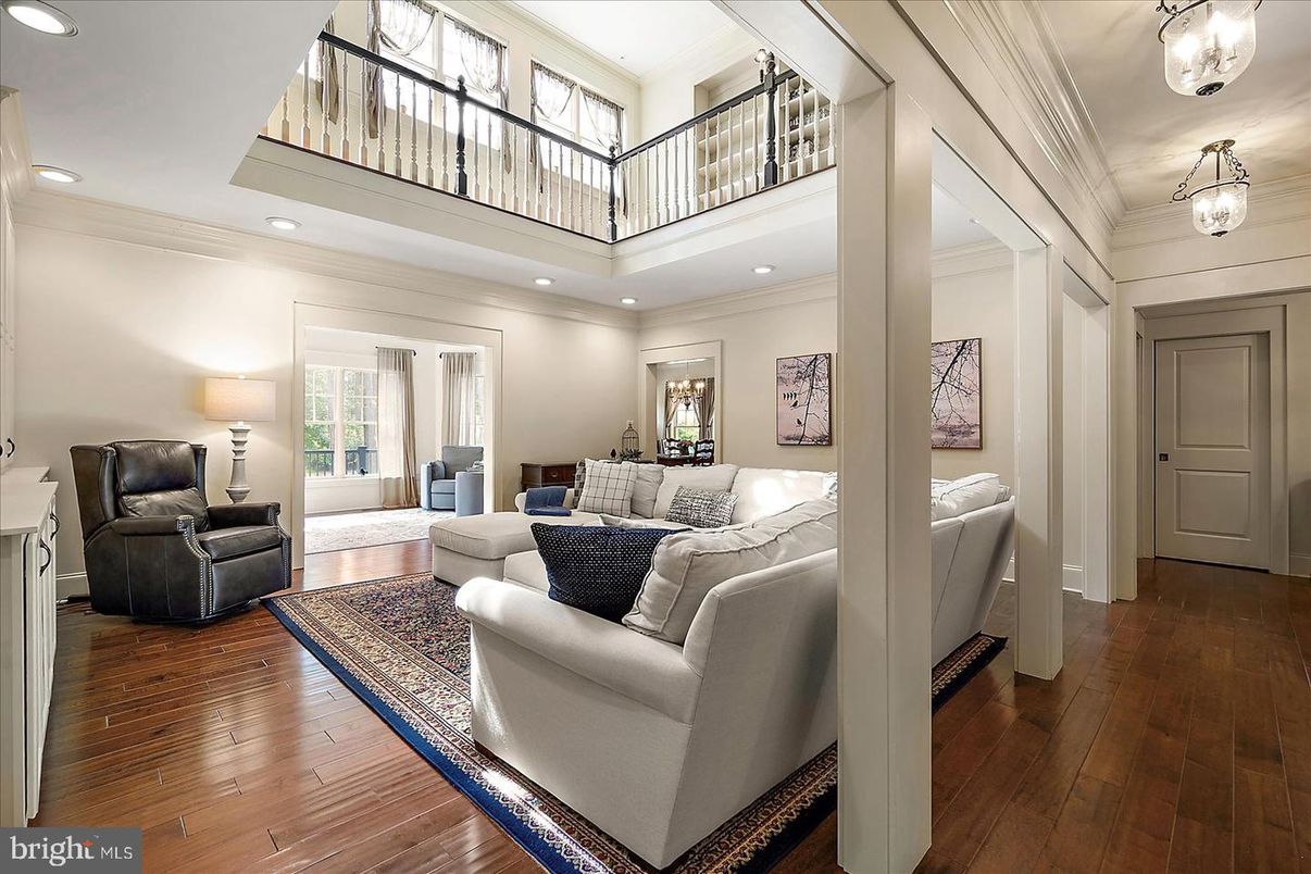 Interior, Living room, Pendant Lights, Recessed Lighting, Wood Texture Flooring