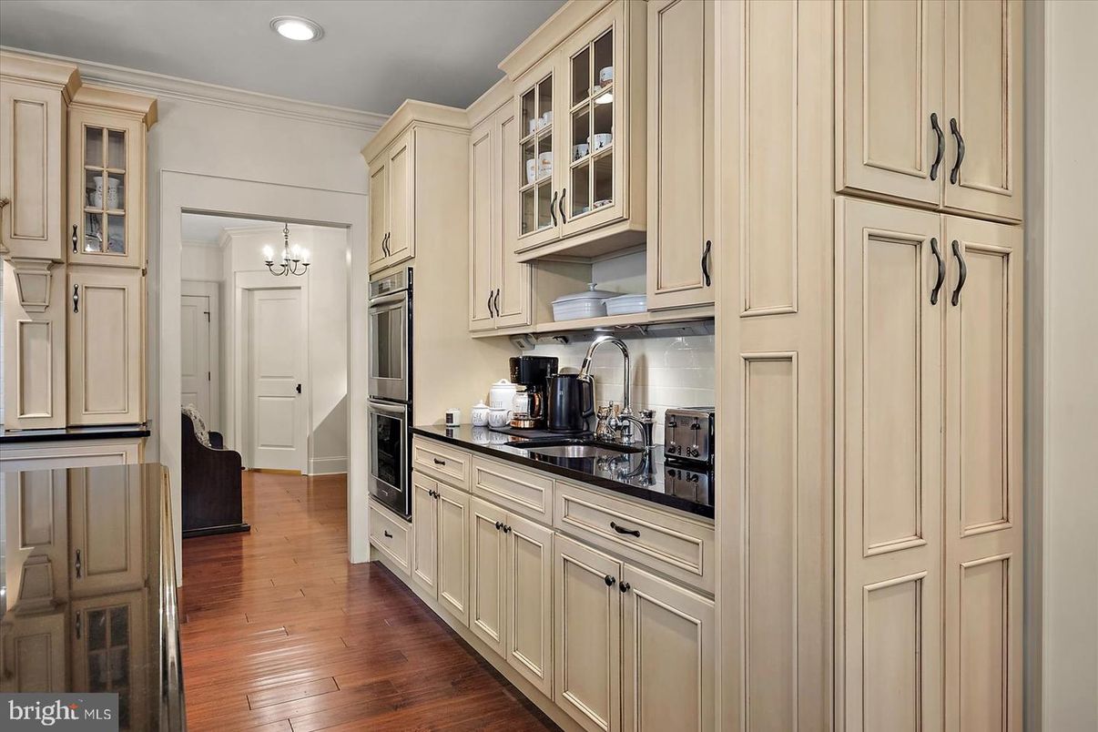 Chandelier, Interior, Kitchen, Recessed Lighting, Wood Texture Flooring