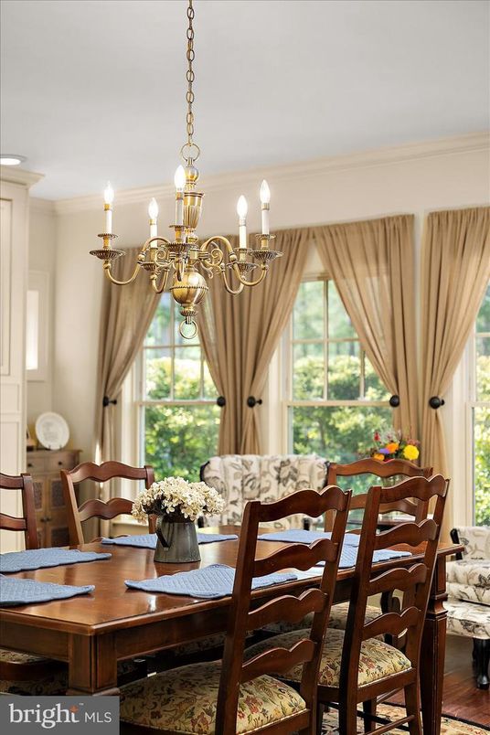 Chandelier, Dining room, Interior