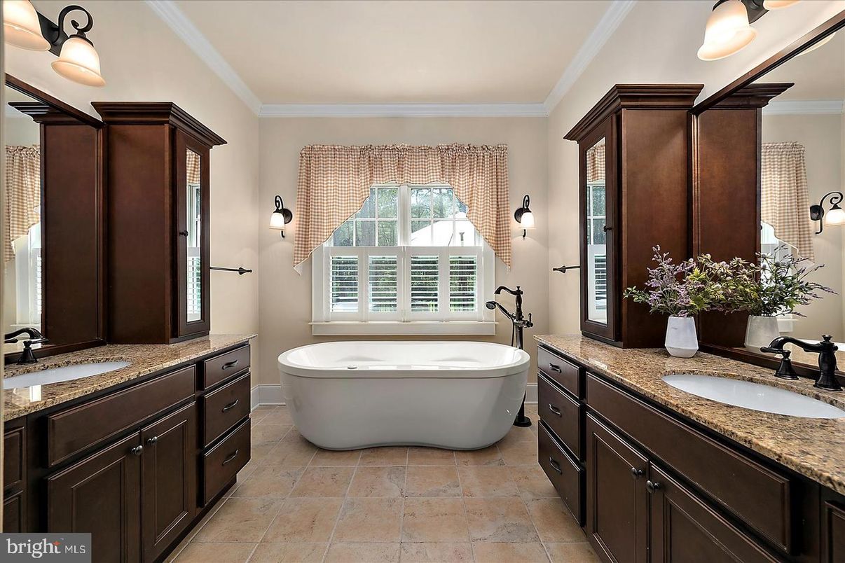 Bathroom, Dual Sink Vanities, Free Standing Baths, Interior