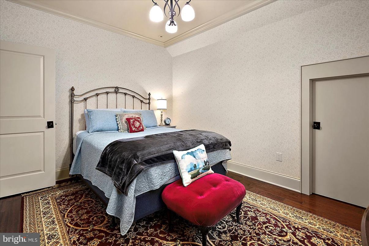 Bedroom, Interior, Pendant Lights, Wood Texture Flooring